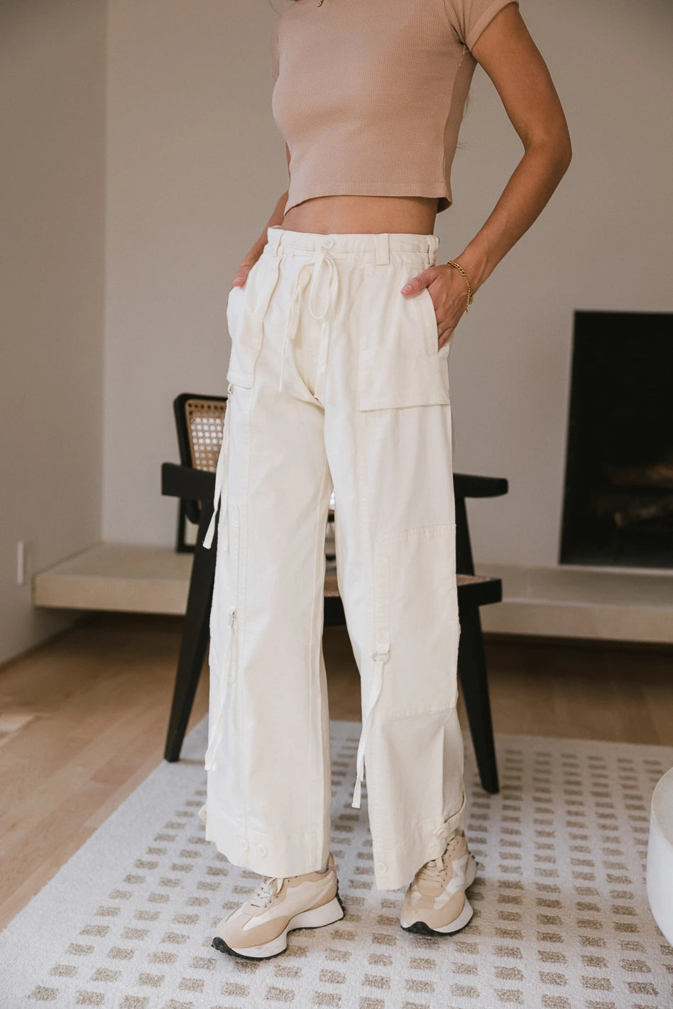 Tie knee cargo pants in cream 