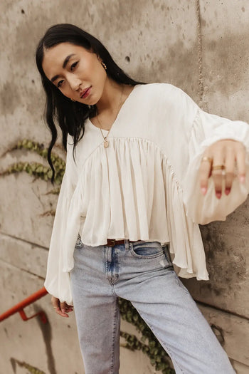 Elastic cuffs textured blouse in ivory 