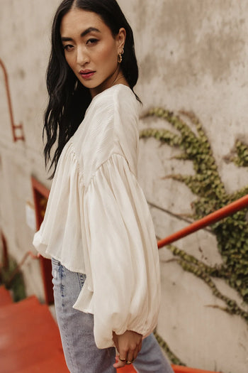 Long sheer sleeves blouse in ivory 