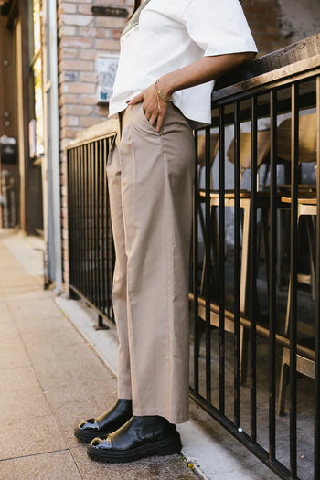 Woven pants in taupe 