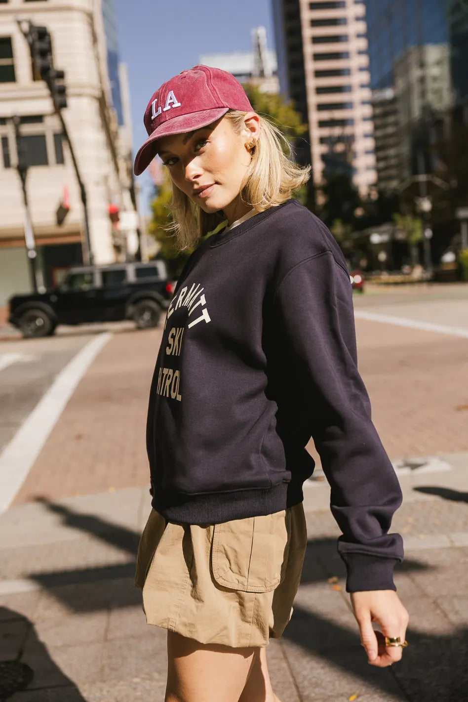 Ribbed hem and cuff sleeves graphic sweatshirt in navy 