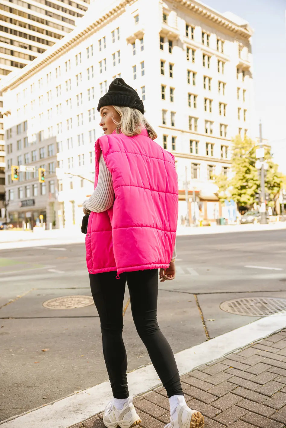 Oversized fitted puffer vest in pink 