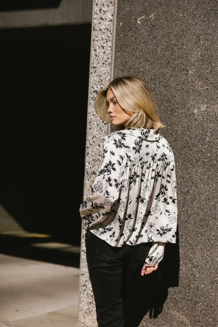 Woven floral blouse in black and white 