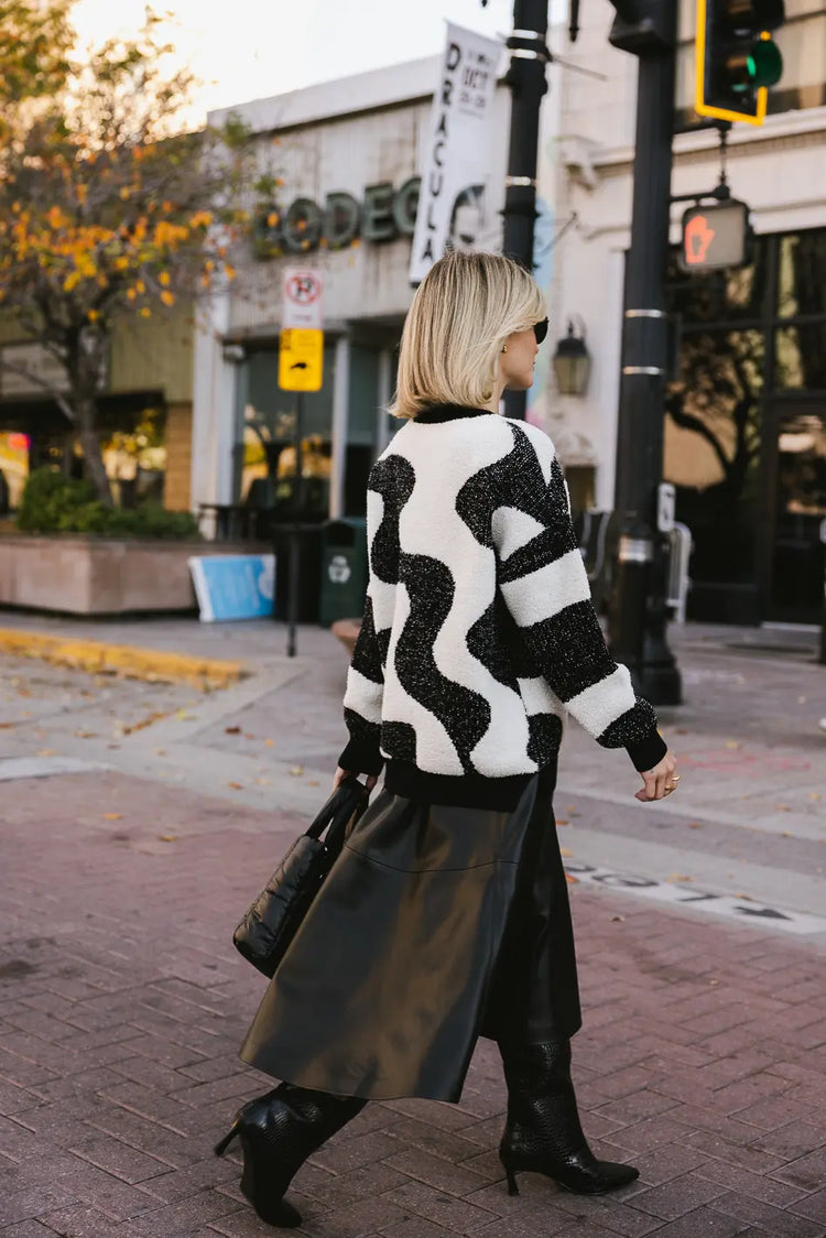 Knit abstract sweater in black and white 