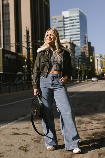 Long sleeves vegan jacket in black 