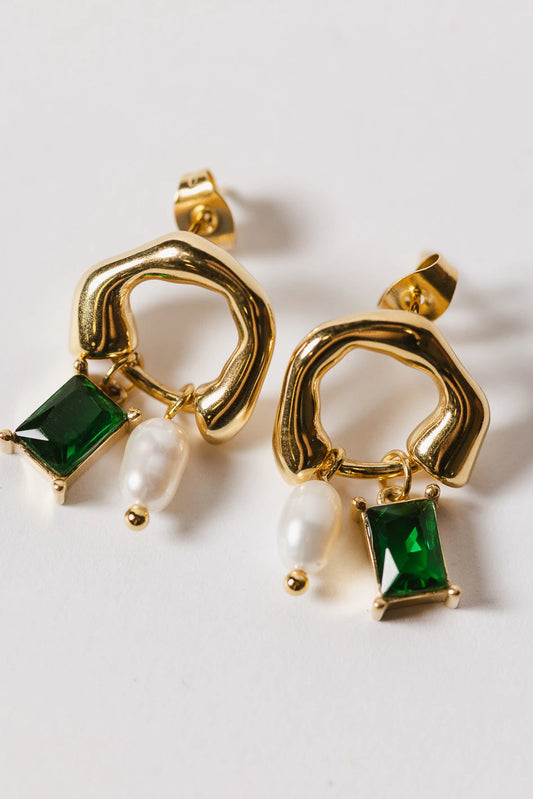 Earrings in gold and pearl 