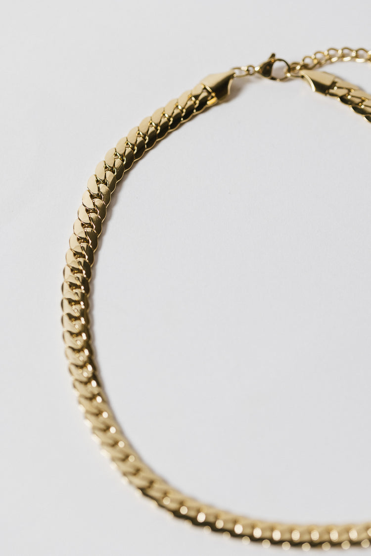 Ribbed chain necklace in gold 