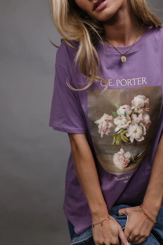 Graphic tee with printed flowers 
