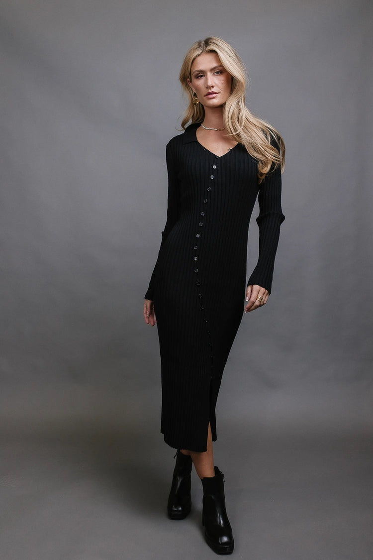 Front non functional detailed buttons dress in black 
