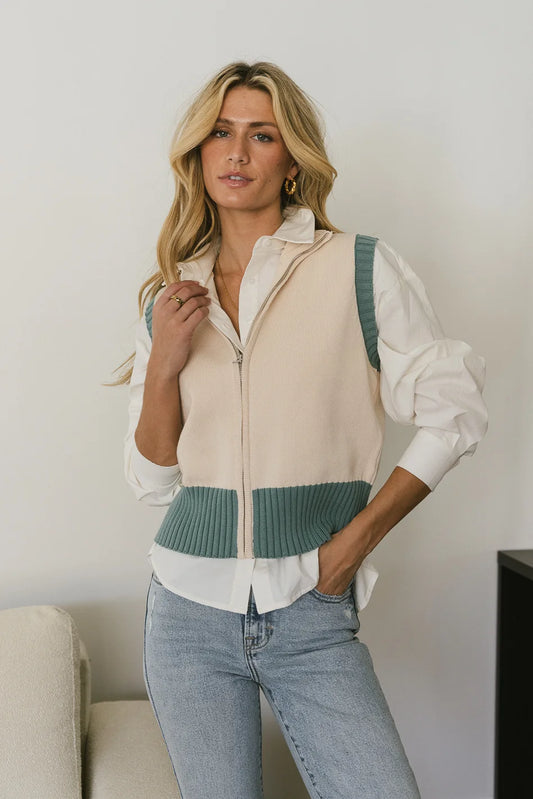Front zipper color block vest in natural 
