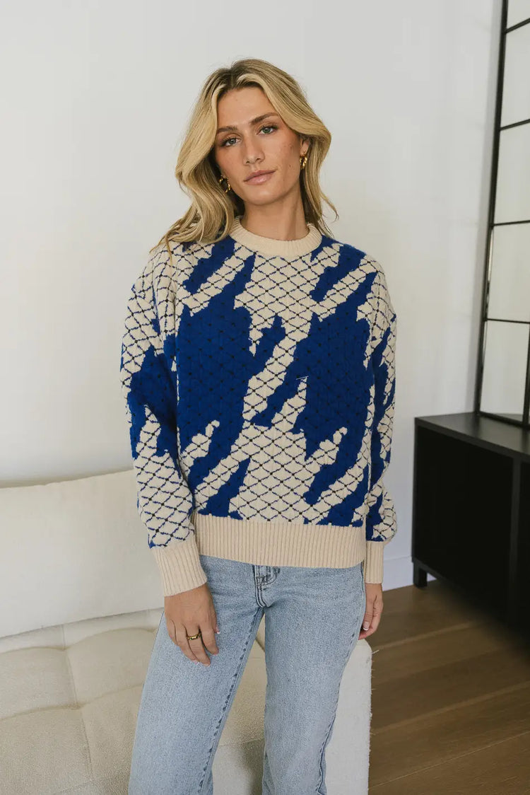 blue long sleeve abstract sweater