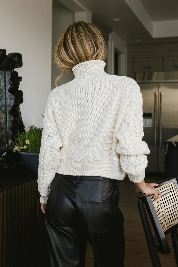 Knit sweater in cream 