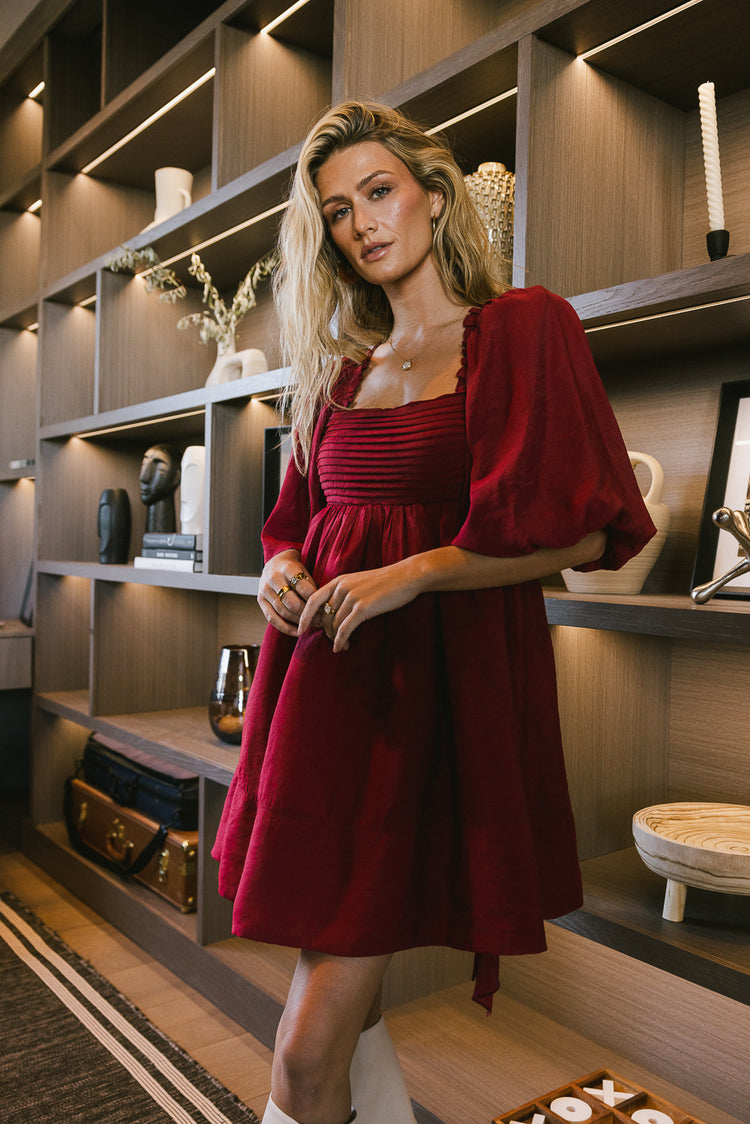 Puff sleeves mini dress in red