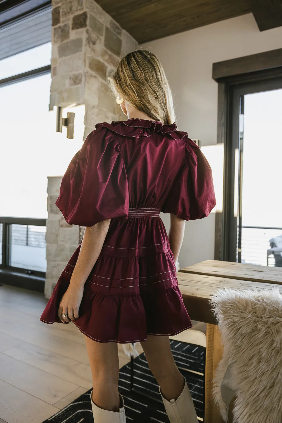 Puff sleeves mini wrap dress in burgundy 