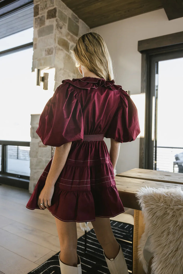 Puff sleeves mini wrap dress in burgundy 