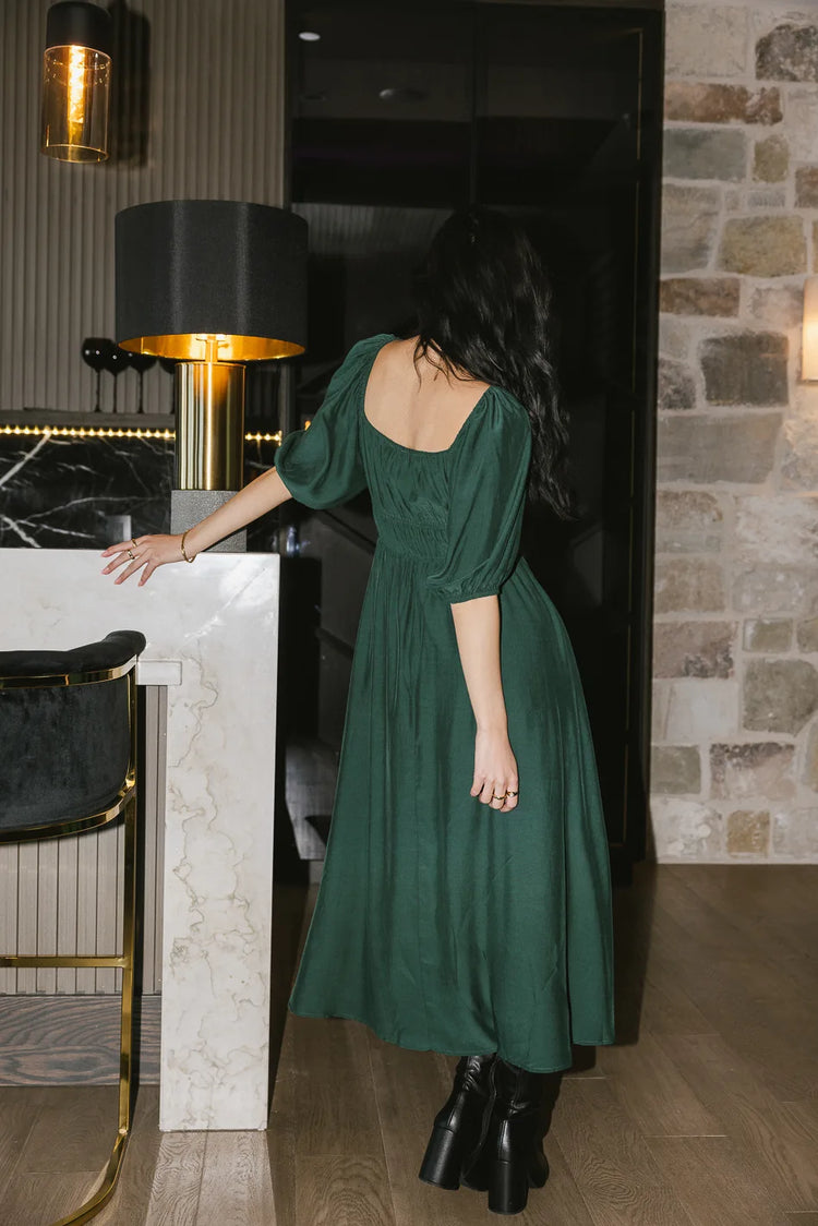 Square neck dress in green 
