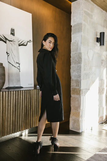 Back hem slit dress in black 