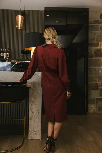 Back zipper closure dress in burgundy 