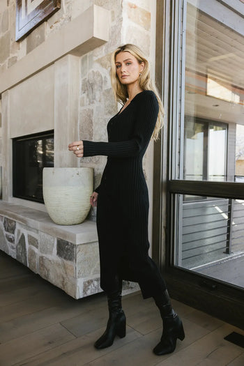 Knit ribbed dress in black 