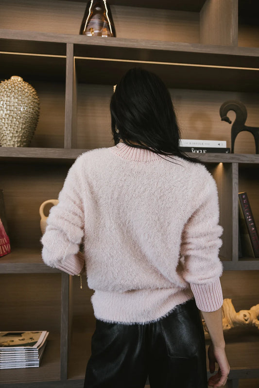 Knit fuzzy sweater in pink 