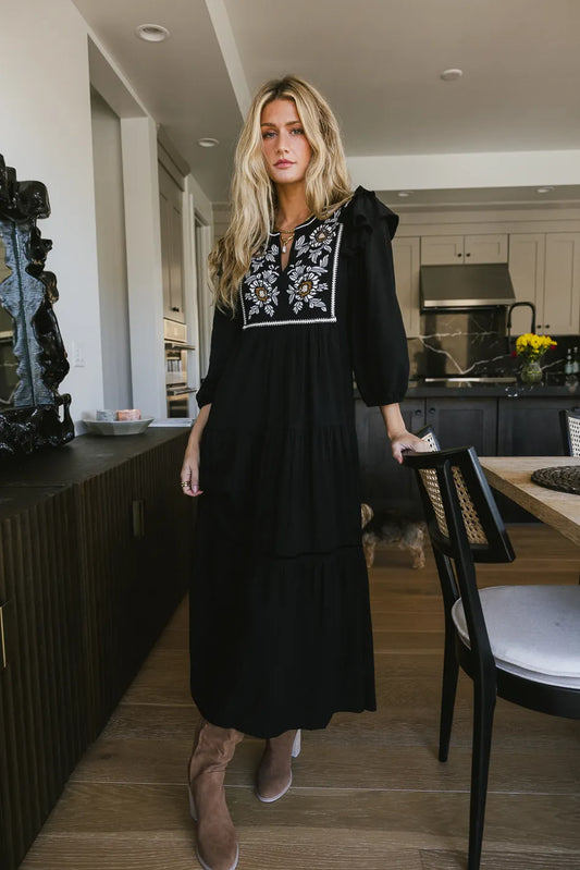 Top embroidered dress in black 