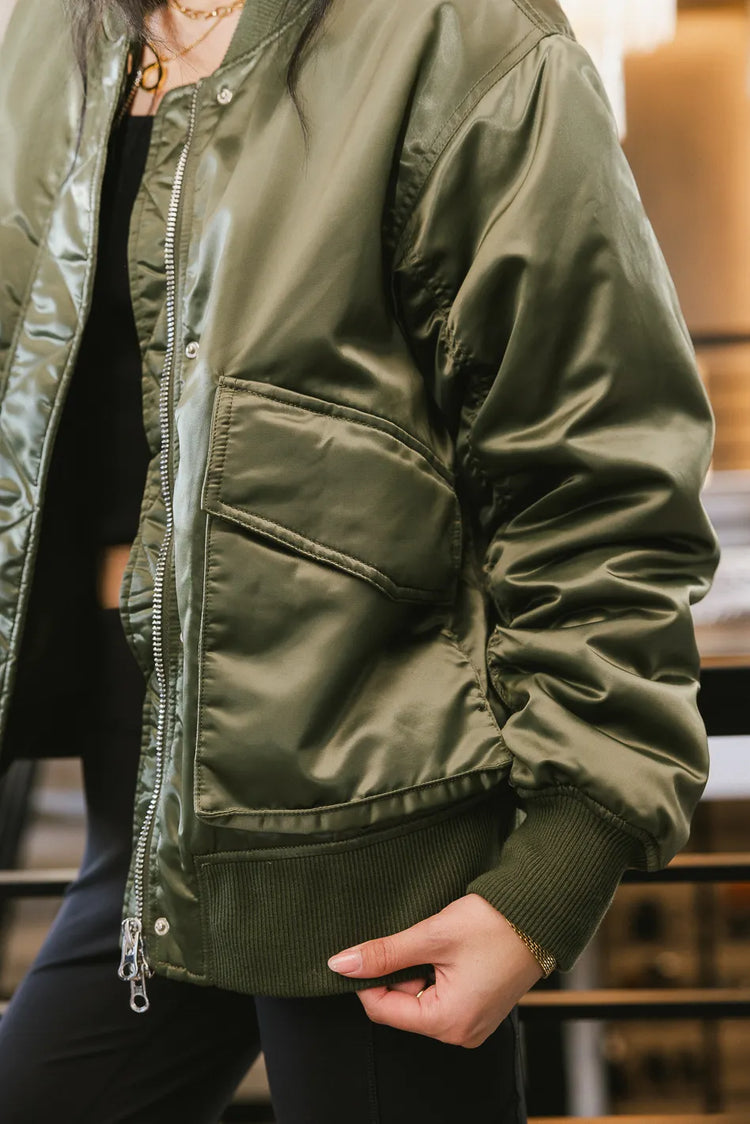 Two hand pockets bomber jacket in green 