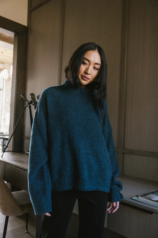 Round neck cozy sweater in teal 