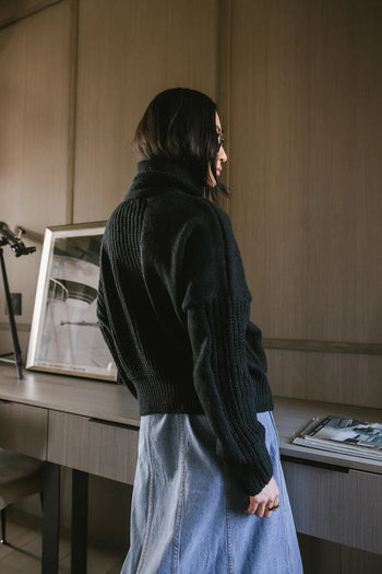 Ribbed hem turtleneck sweater in black 