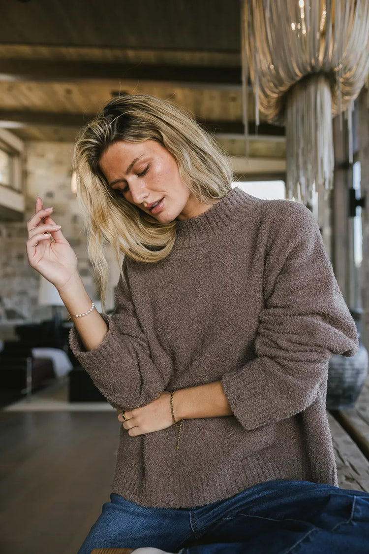 Boxy fit cozy sweater in brown 