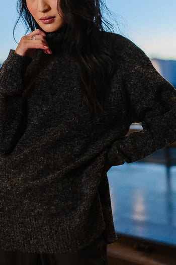 Knit sweater in black 