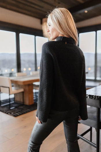 Ribbed sweater in black 