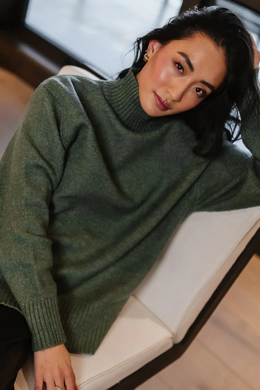 Long sleeves high neck sweater in green 
