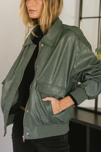 Two hand pockets vegan jacket in olive 