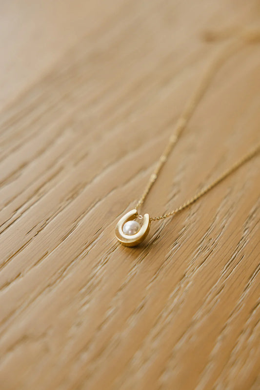 Necklace in gold 