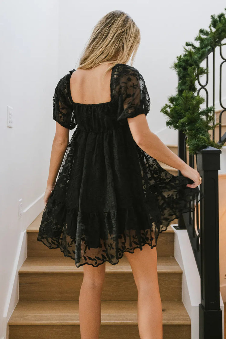 short sleeve mini dress in black 