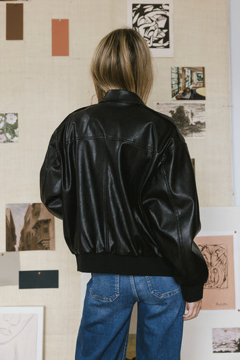 Long sleeves vegan leather in black