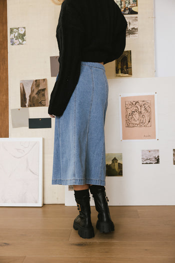 Denim skirt in medium wash