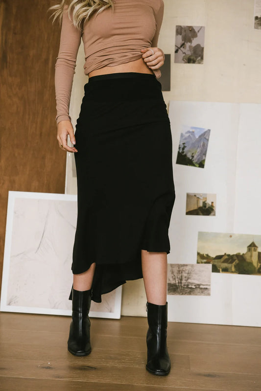 midi skirt in black 