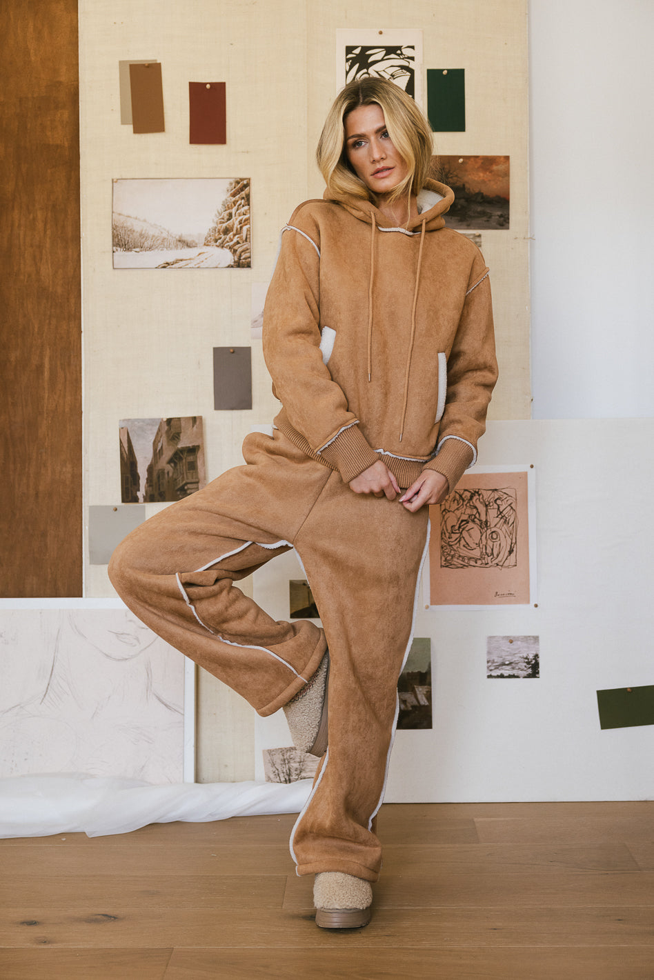 faux sheraling hoodie in cognac