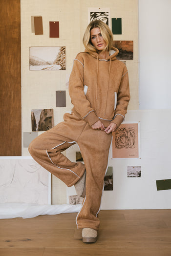 faux sheraling hoodie in cognac