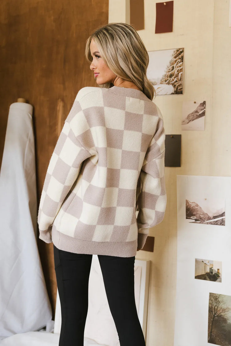 long sleeve checkered sweater in mauve