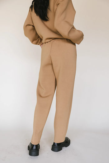 elastic waist on camel sweatpants