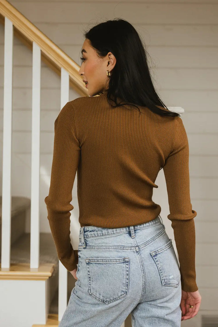 mock neck sweater in brown 