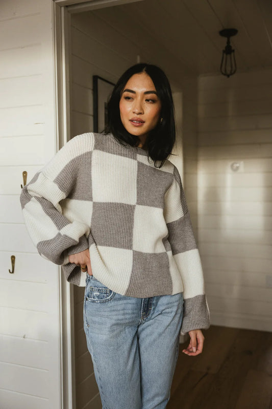 Checkered sweater in grey 
