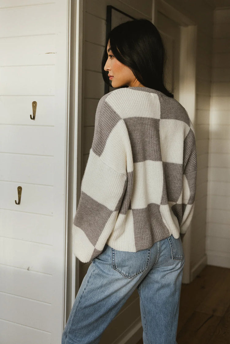 Knit checkered sweater in grey 