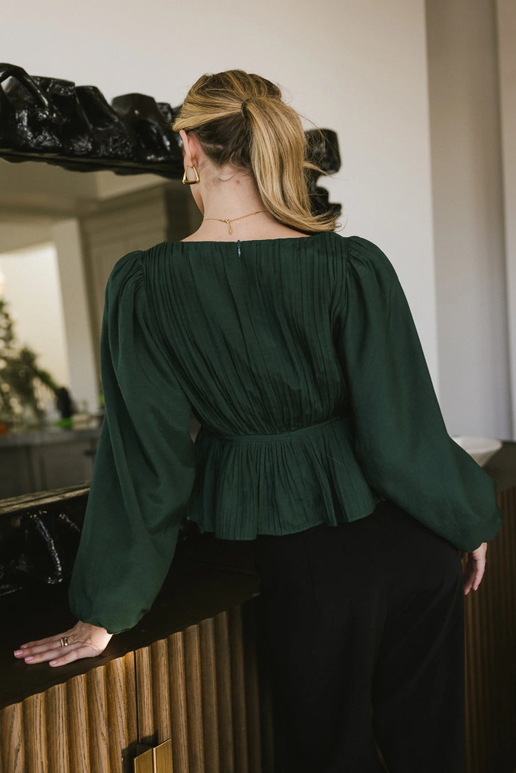 Pleated blouse in green 