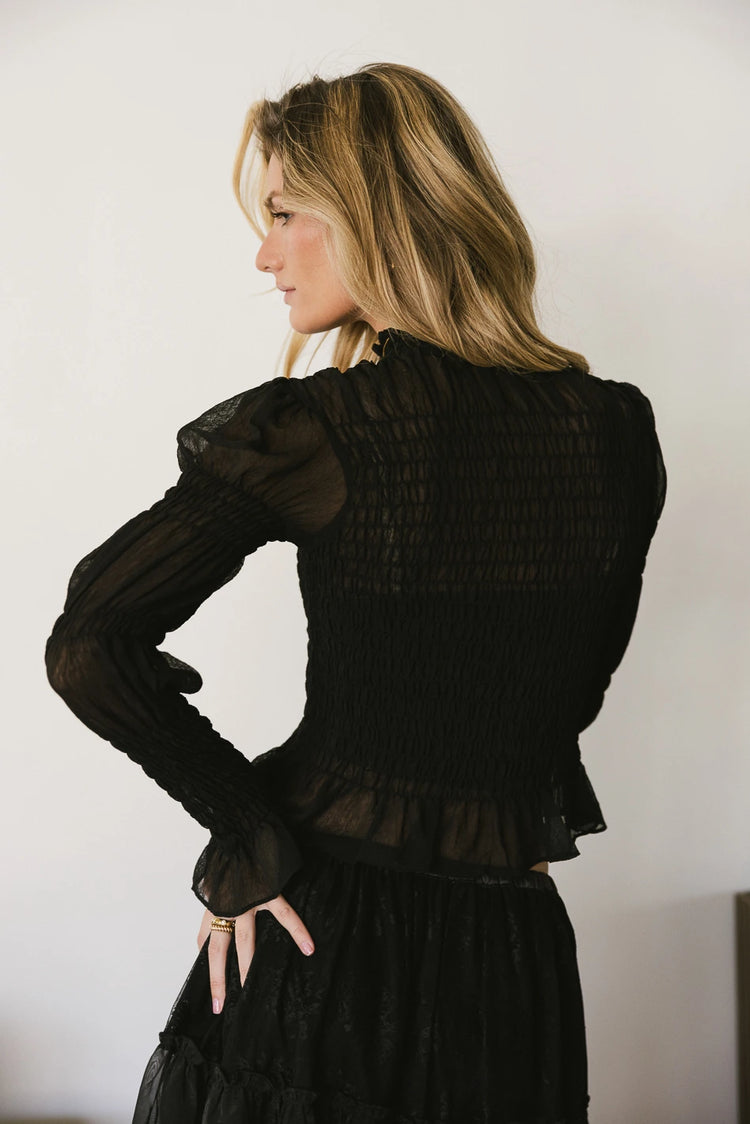 Elastic back and front blouse in black 