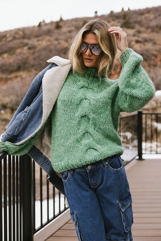 Thick material sweater in green 