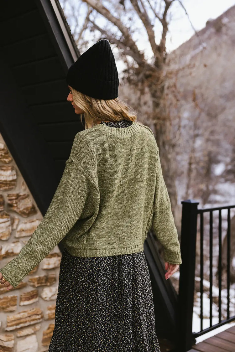 Knit sweater in olive 
