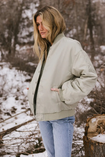 Two hand pockets bomber jacket in sage 